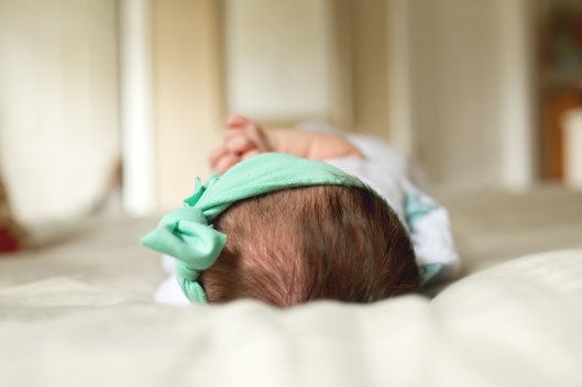 columbus ohio newborn lifestyle baby head full